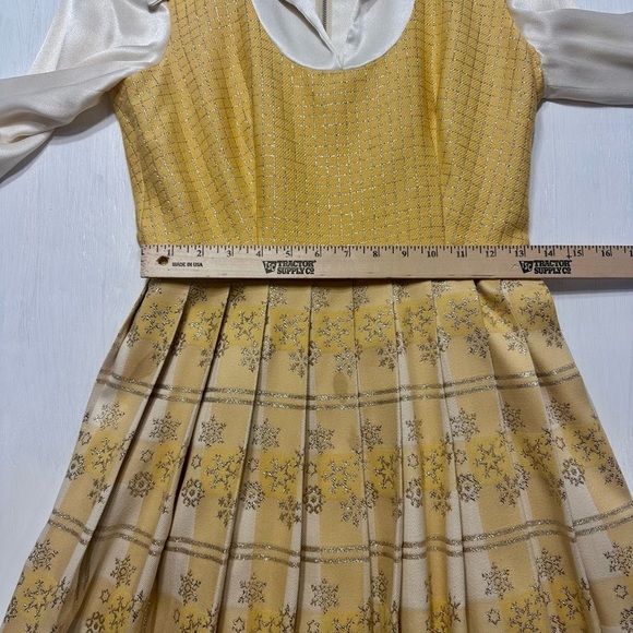 Vintage Jerry Marsch for Mardi Gras Yellow Maxi Dress 1970s Snowflake Print Gown - Picture 4 of 14